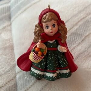 HALLMARK Keepsake 1997 LITTLE RED RIDING HOOD Madame Alexander TREE ORNAMENT